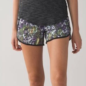Lulu lemon 4” tracker short